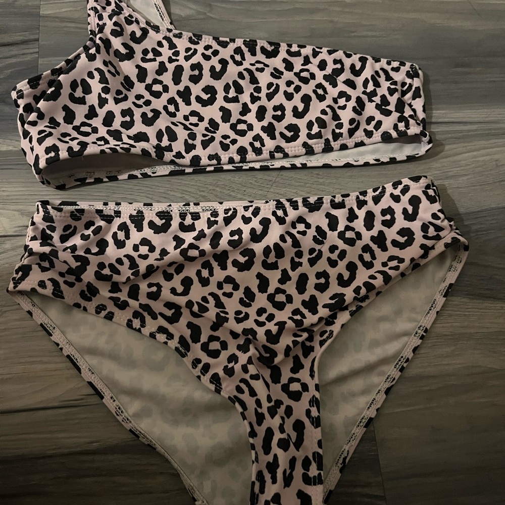 SHEIN Pink Leopard Bikini